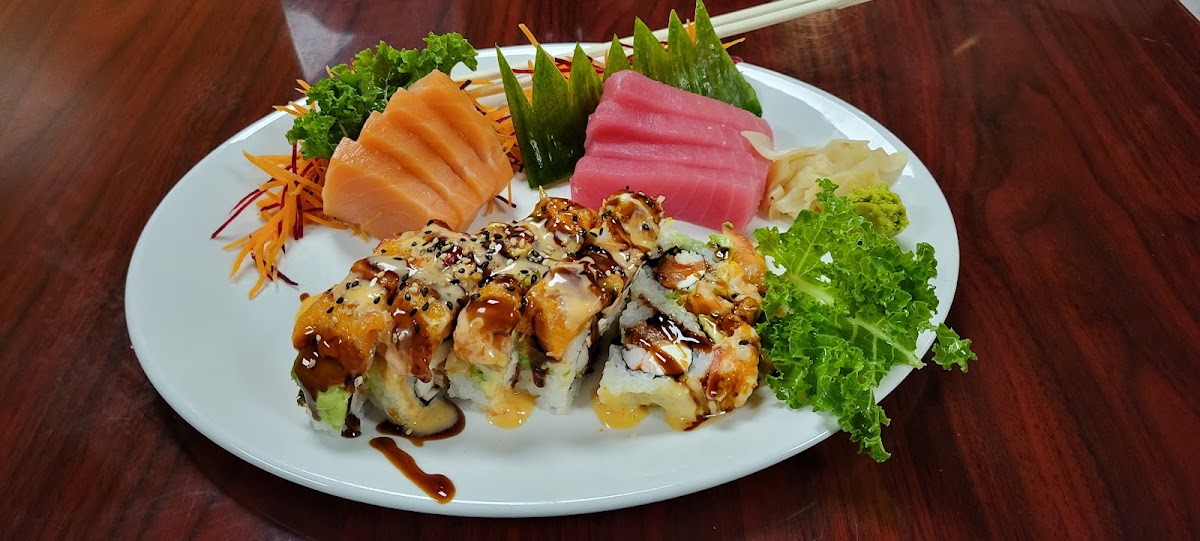 Hatsukoi Restaurant & Sushi Bar Photos 2